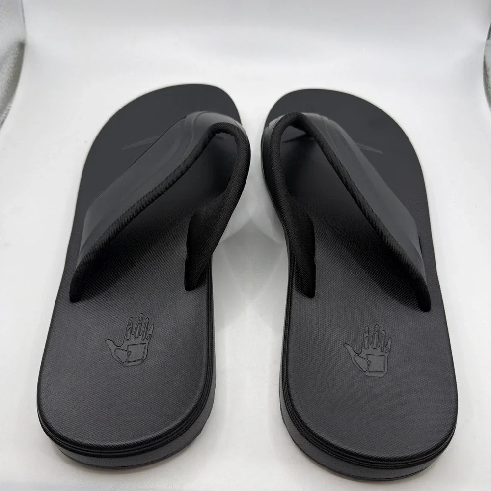 Body Glove Mens Flip Flops Sandals BLACK size 9. New